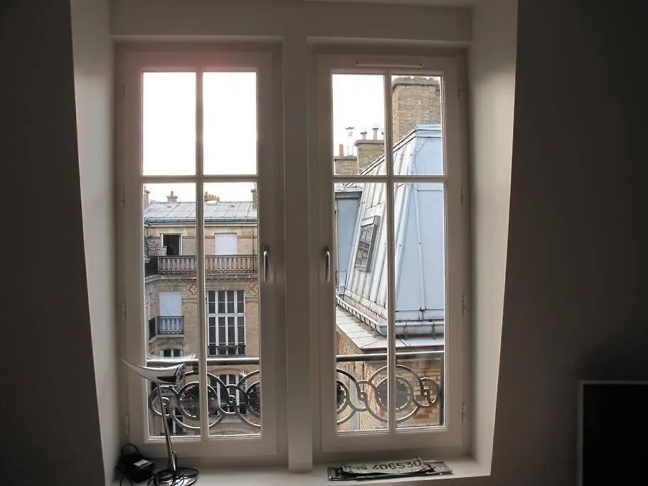 Paris Sous Les Toits Apartman