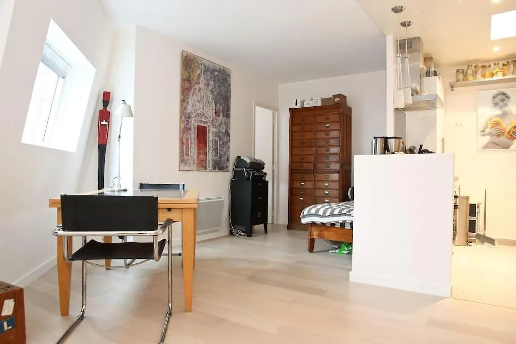 Paris Sous Les Toits Apartman Franciaország