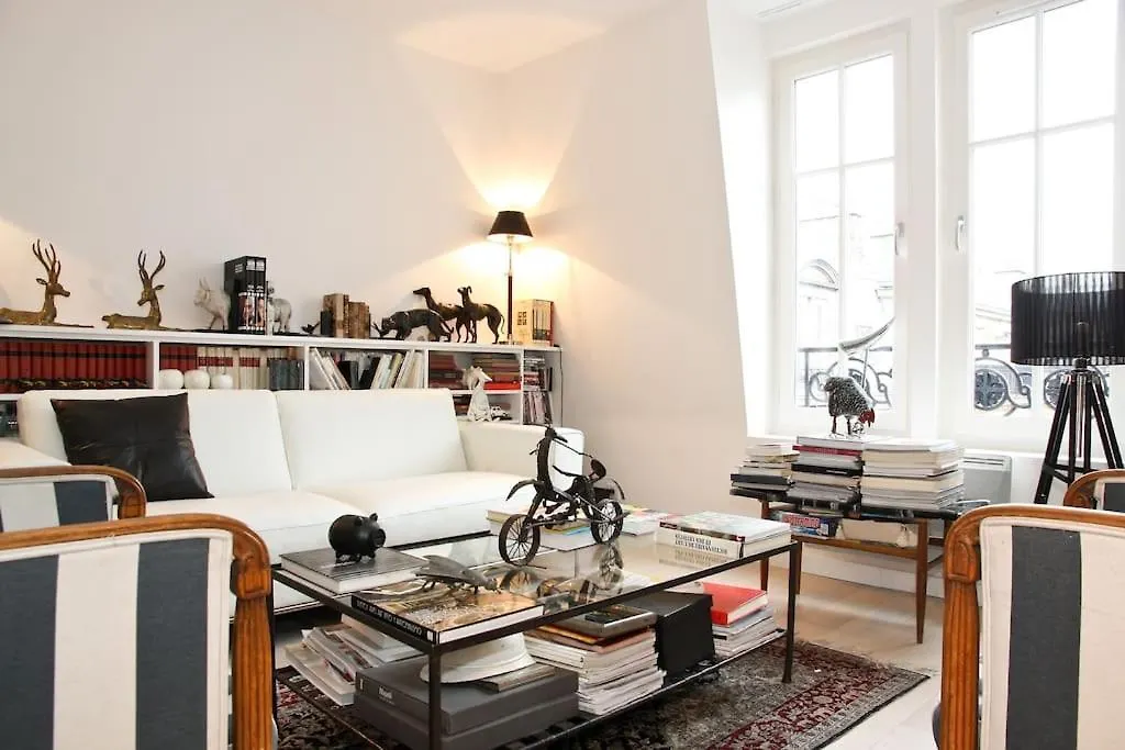 Paris Sous Les Toits Apartman 0*,